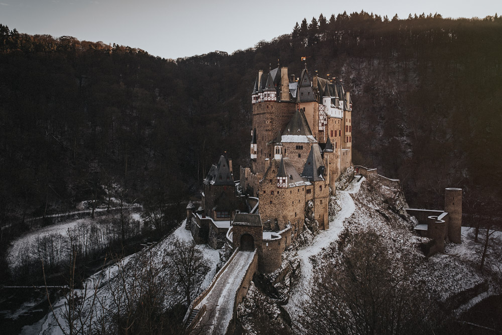 Paarshooting Burg Eltz Hochzeitsfotograf Koblenz