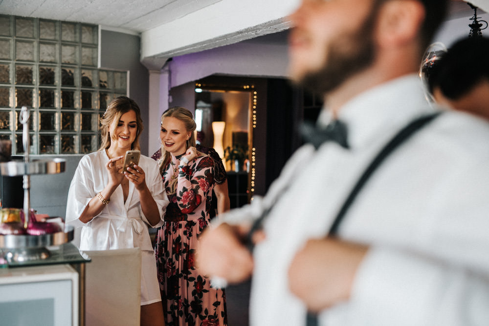 Urbane Hochzeit Odonien Getting Ready