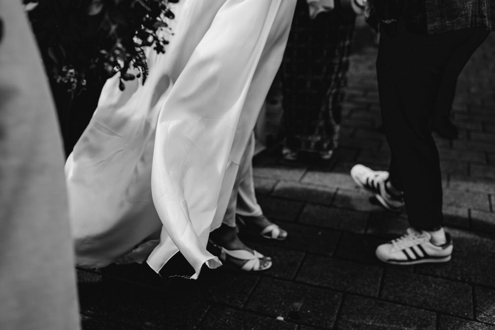 Hochzeit Düsseldorf Altstadt Brautpaar Corona