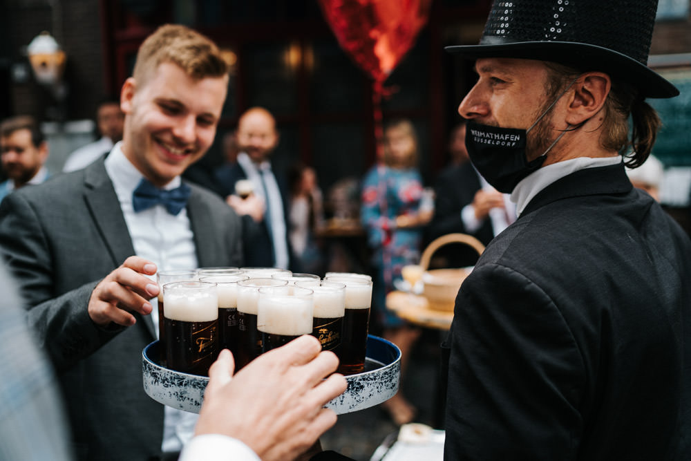 Hochzeit Düsseldorf Altstadt Kneipe Kneipentour Altbier