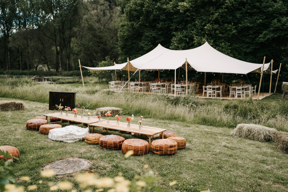 Midsommar Hochzeit mit Stretchzelt auf Gut Neuwerk