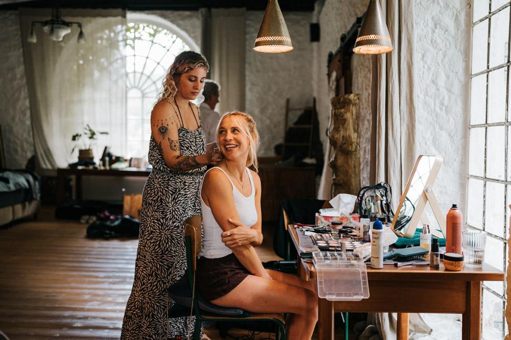 Midsommar Hochzeit mit Stretchzelt auf Gut Neuwerk