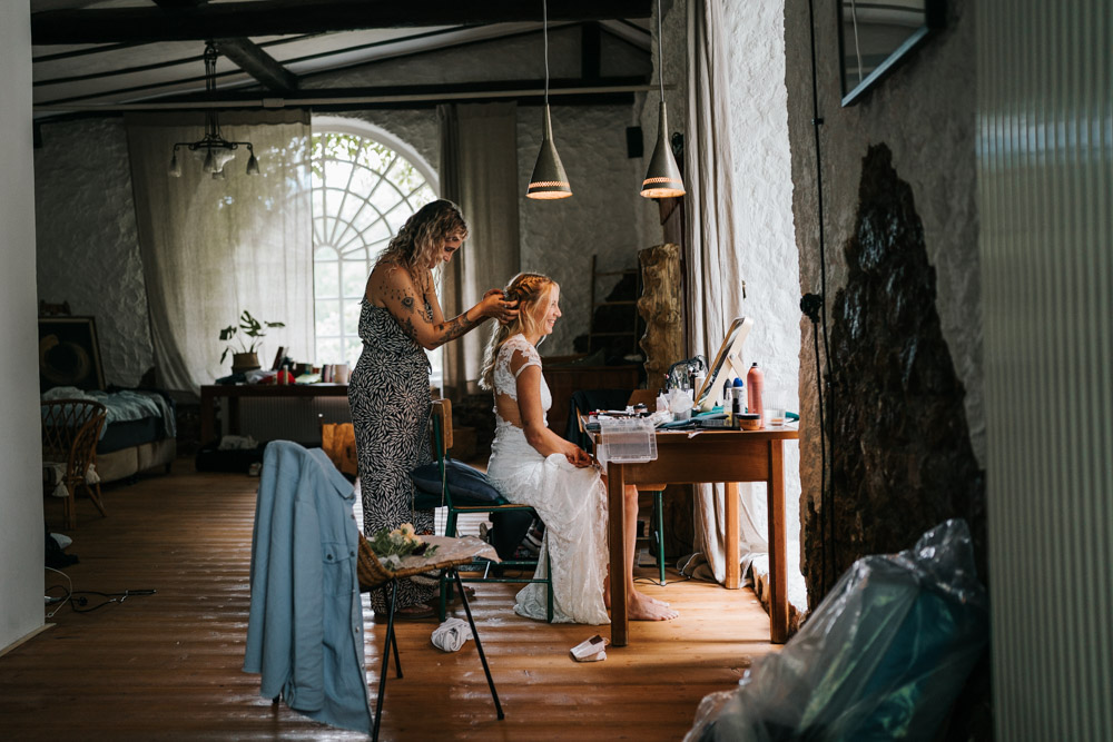 Midsommar Hochzeit mit Stretchzelt auf Gut Neuwerk