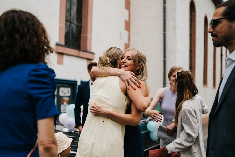 Midsommar Hochzeit mit Stretchzelt auf Gut Neuwerk