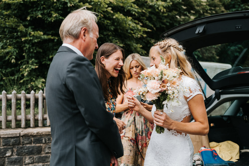 Midsommar Hochzeit mit Stretchzelt auf Gut Neuwerk