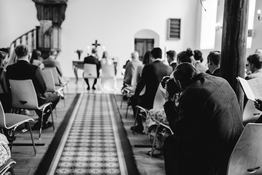 Midsommar Hochzeit mit Stretchzelt auf Gut Neuwerk