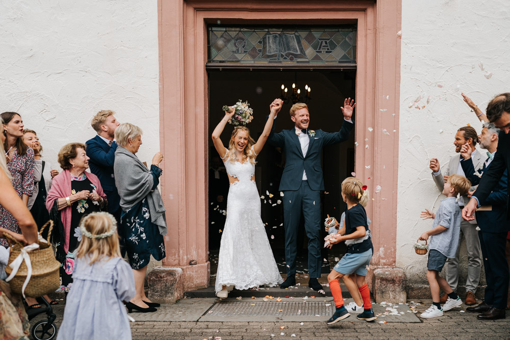 Midsommar Hochzeit mit Stretchzelt auf Gut Neuwerk