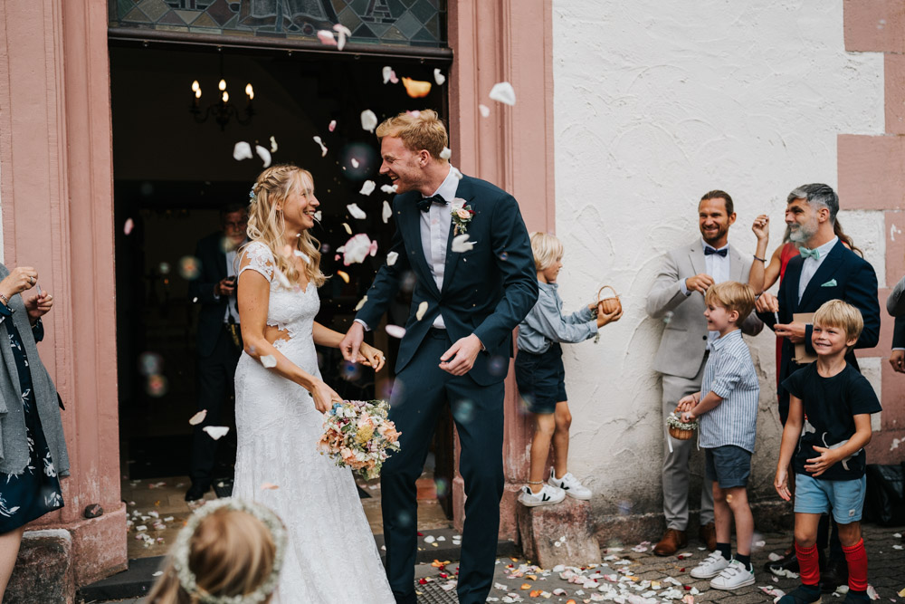 Midsommar Hochzeit mit Stretchzelt auf Gut Neuwerk