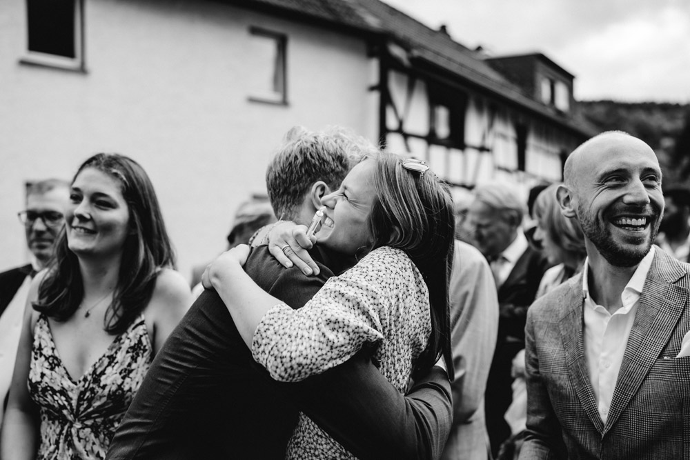 Midsommar Hochzeit mit Stretchzelt auf Gut Neuwerk