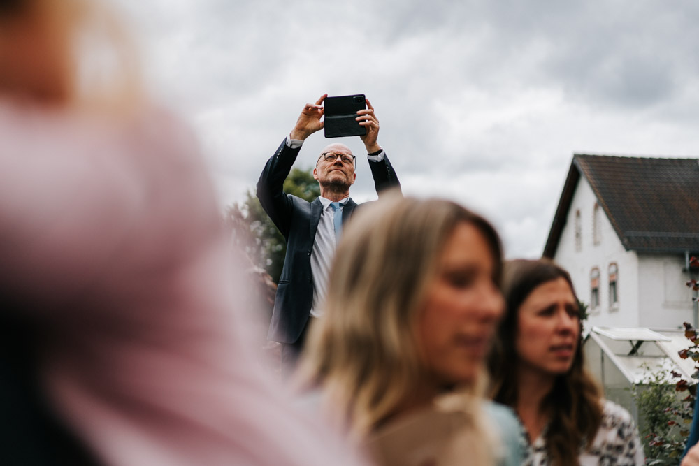 Midsommar Hochzeit mit Stretchzelt auf Gut Neuwerk