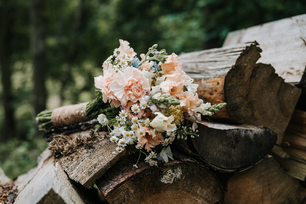 Midsommar Hochzeit mit Stretchzelt auf Gut Neuwerk