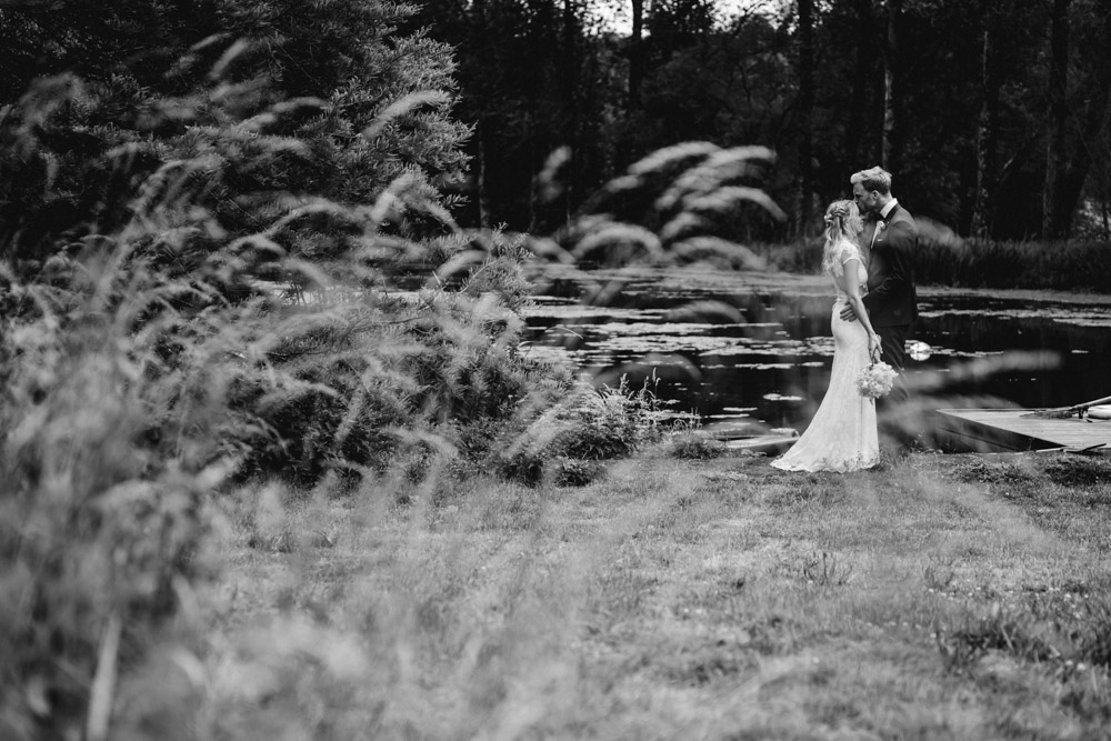 Midsommar Hochzeit mit Stretchzelt auf Gut Neuwerk