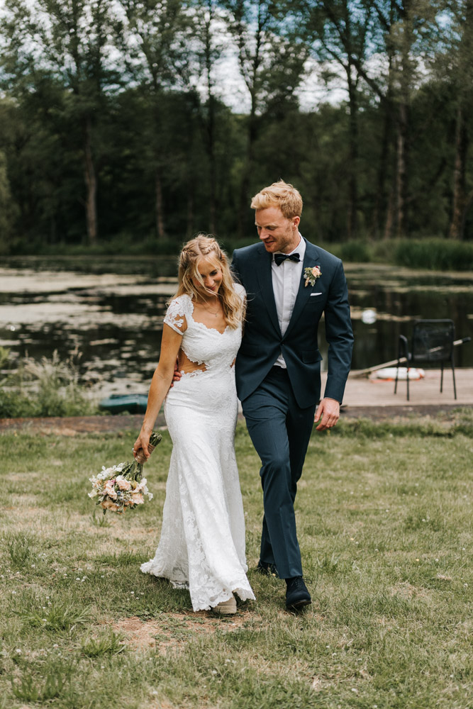 Midsommar Hochzeit mit Stretchzelt auf Gut Neuwerk