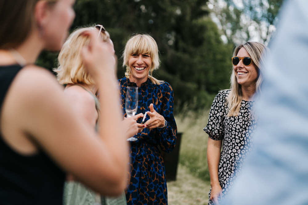 Midsommar Hochzeit mit Stretchzelt auf Gut Neuwerk