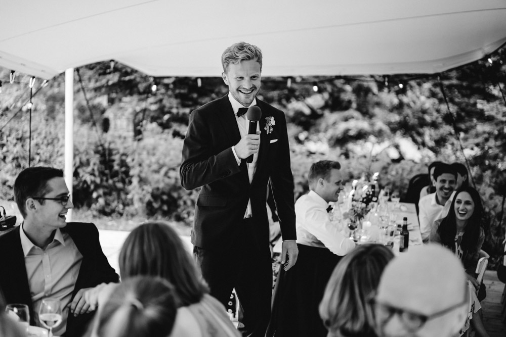 Midsommar Hochzeit mit Stretchzelt auf Gut Neuwerk