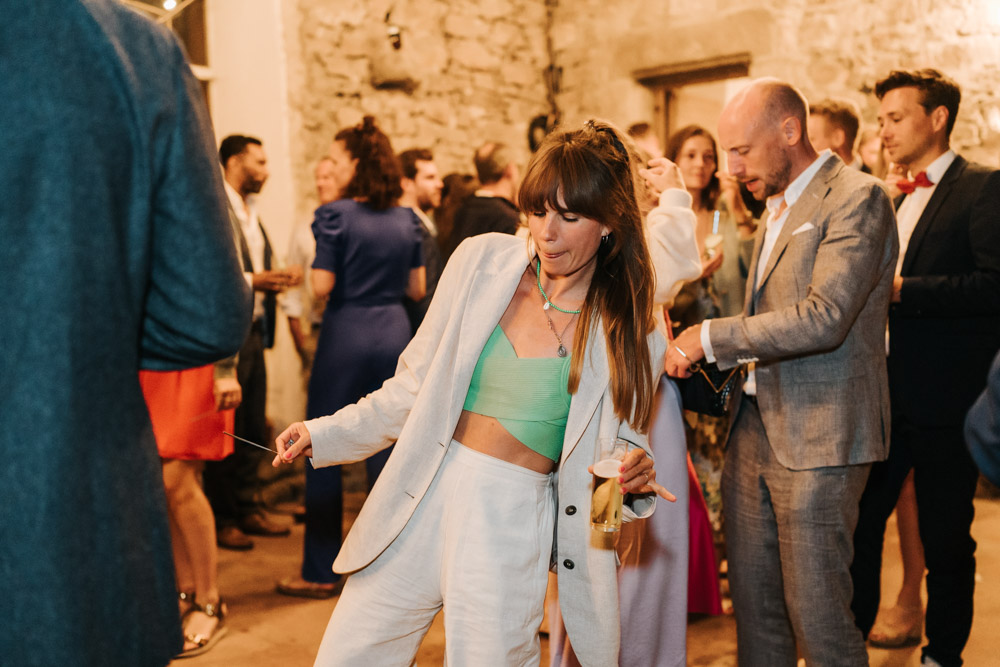 Midsommar Hochzeit mit Stretchzelt auf Gut Neuwerk