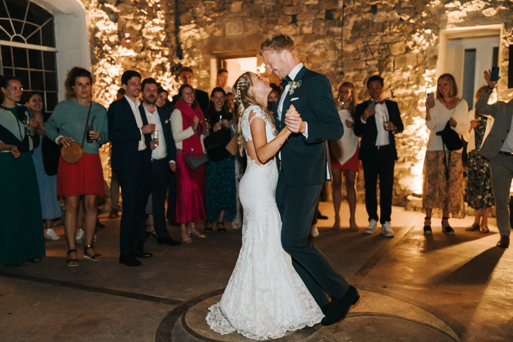 Midsommar Hochzeit mit Stretchzelt auf Gut Neuwerk