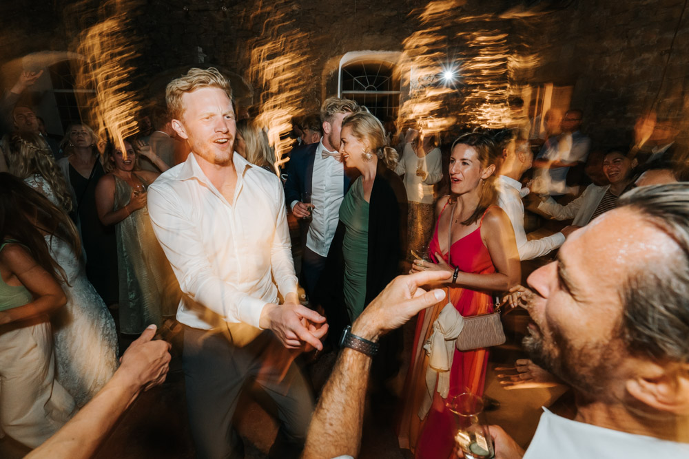 Midsommar Hochzeit mit Stretchzelt auf Gut Neuwerk